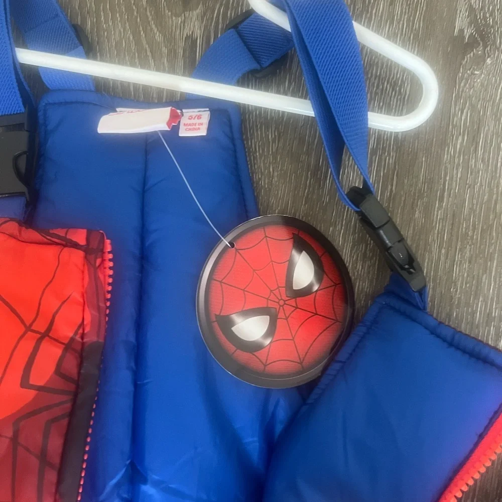 Kids Spider-Man snow suit Puffer Jacket and bib size 5/6 - Picture 3 of 3